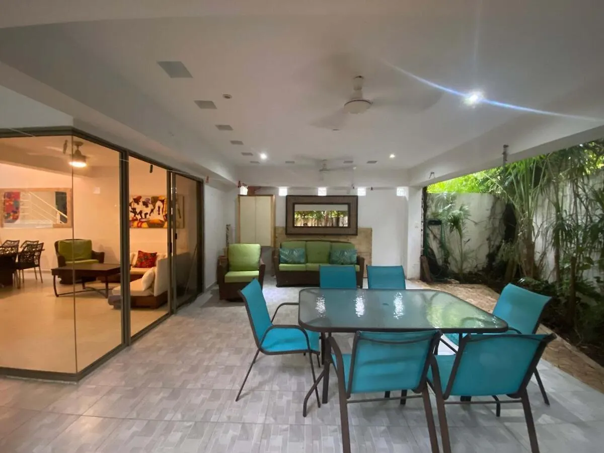 Dom wakacyjny Willa Casa Moorea - Pools & Gym Playa del Carmen Meksyk